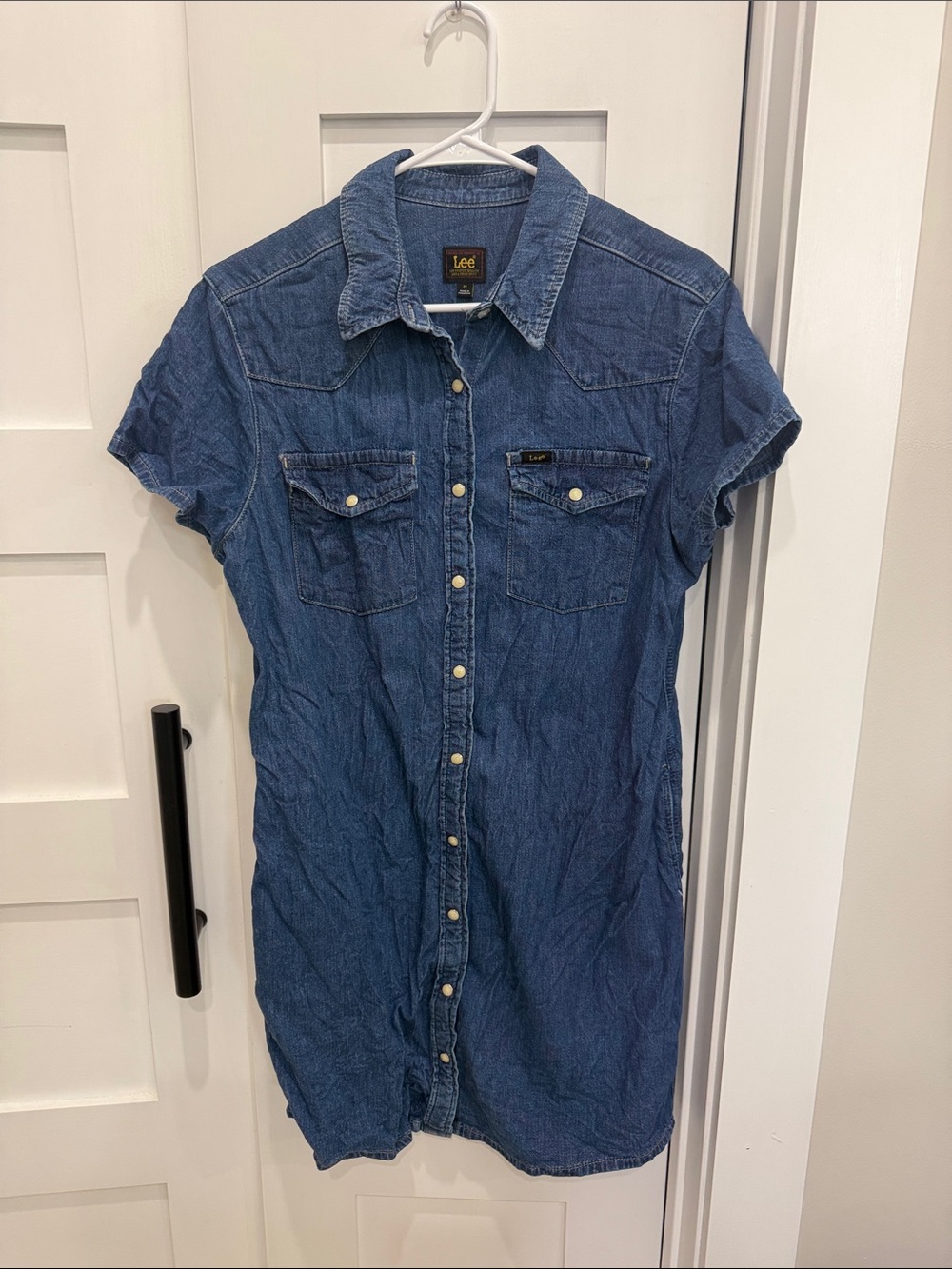 Lee women’s  Short-Sleeve Denim Button-Up Shirt dress in Blue